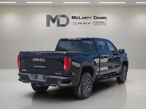 Used 2023 GMC Sierra 1500 AT4 w/ Technology Package AWD/4WD image 5