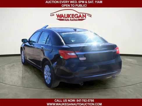 Used 2014 Chrysler 200 Limited image 4