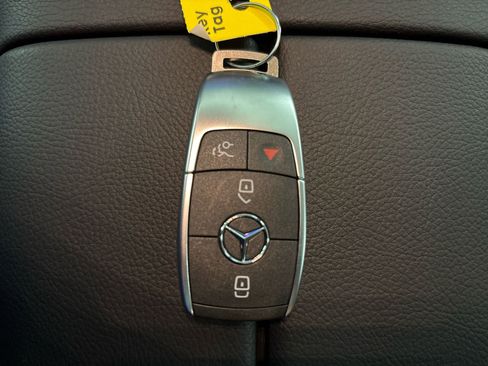 New 2026 Mercedes-Benz GLE 580 4MATIC image 31