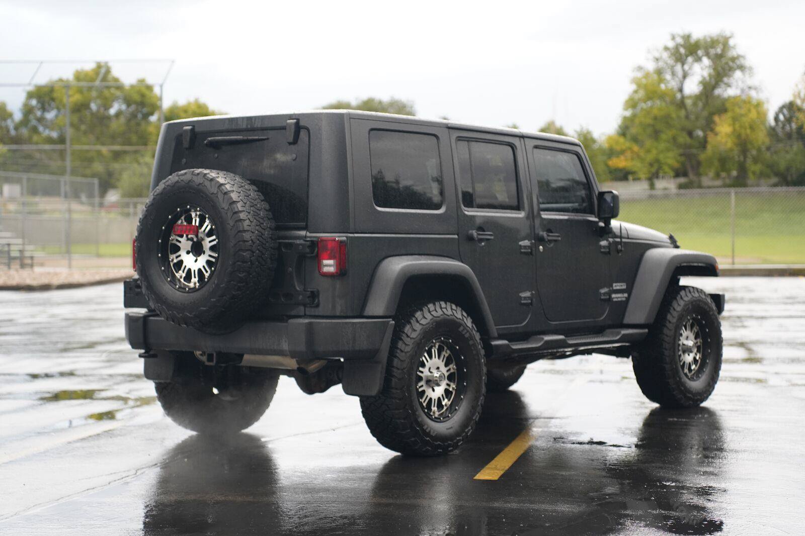 Used 2010 Jeep Wrangler Unlimited Sport AWD/4WD image 5