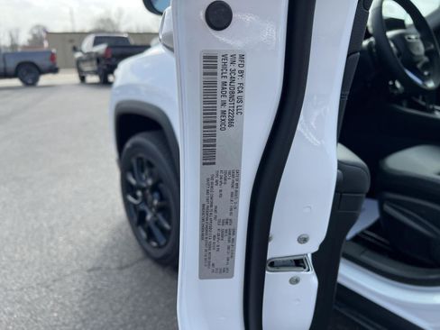 New 2026 Jeep Compass Latitude image 40