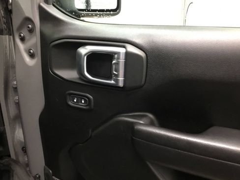 Used 2022 Jeep Wrangler Unlimited Sport AWD/4WD image 25