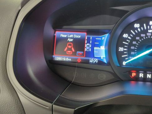 Used 2023 Ford Edge SE w/ Black Appearance Package image 18