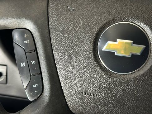 Used 2017 Chevrolet Express 2500 image 21