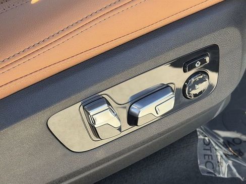 Used 2025 BMW X5 xDrive50e w/ M Sport Package image 12