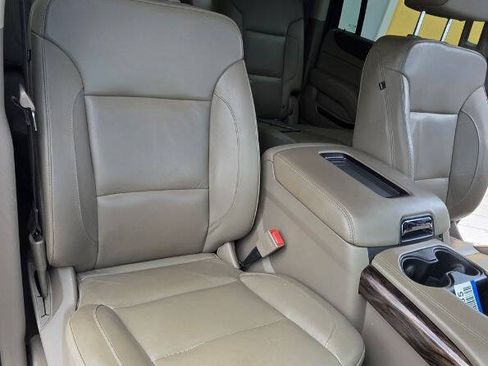 Used 2019 GMC Yukon XL SLT w/ HD Trailering Package RWD image 10