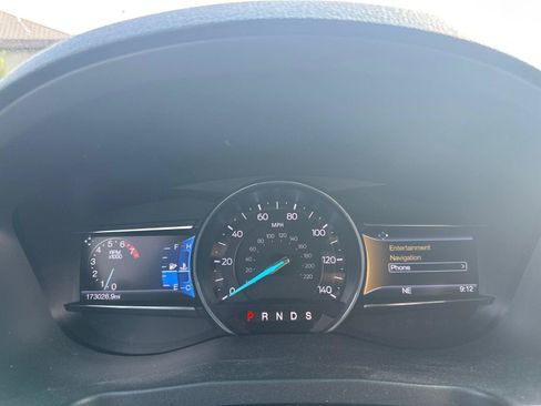 Used 2016 Ford Explorer XLT w/ Equipment Group 202A AWD/4WD image 17