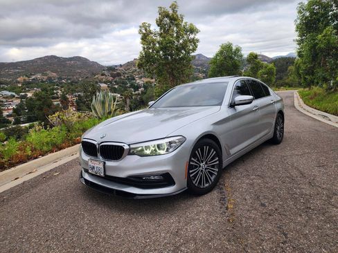 Used 2018 BMW 530i RWD image 2