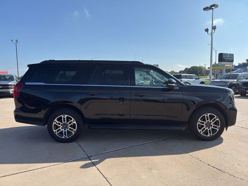Used 2025 Ford Expedition Max Active AWD/4WD image 5