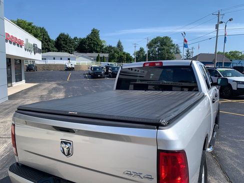 Used 2017 RAM 1500 Express AWD/4WD image 9