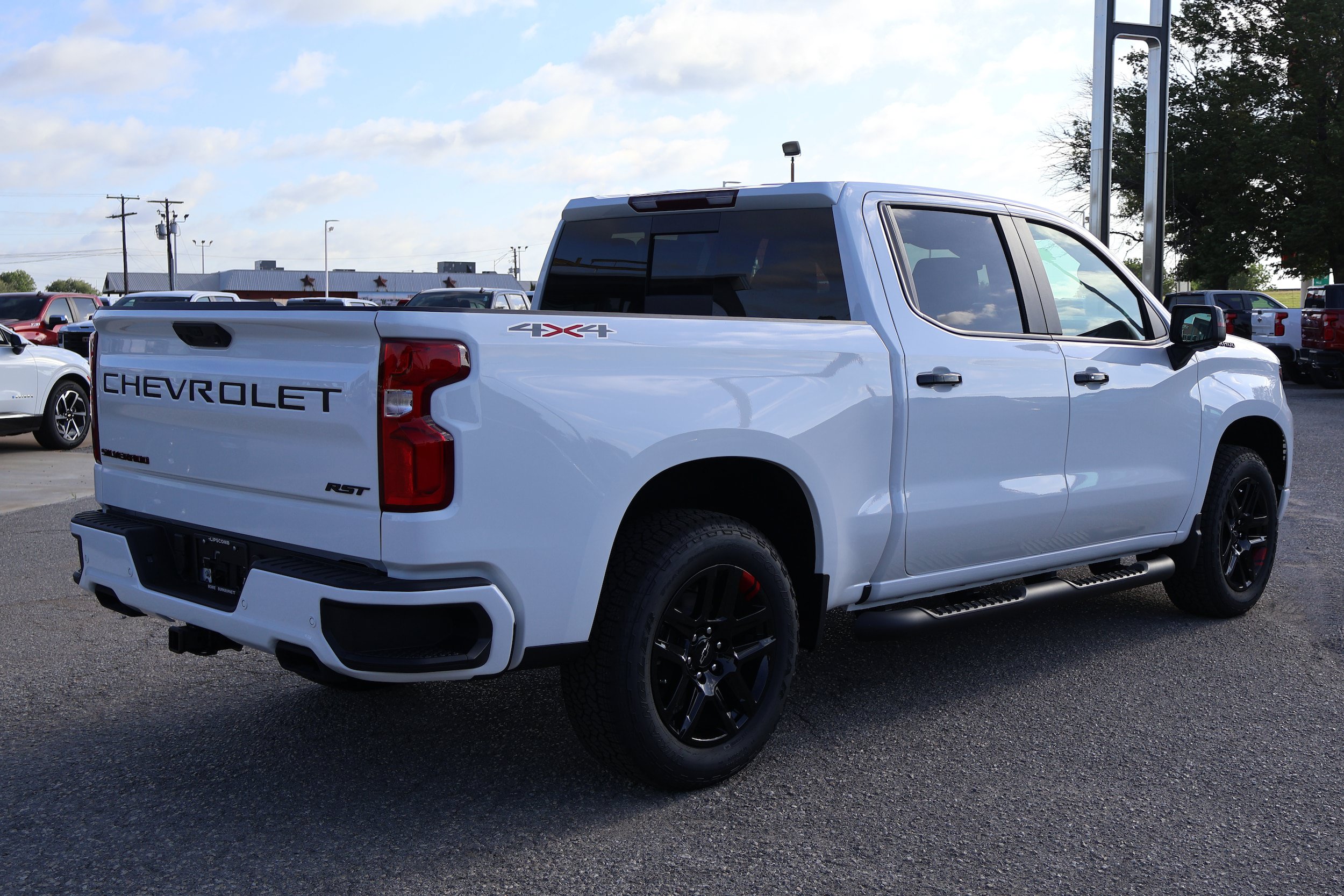 New 2026 Chevrolet Silverado 1500 RST w/ Redline Edition AWD/4WD image 4