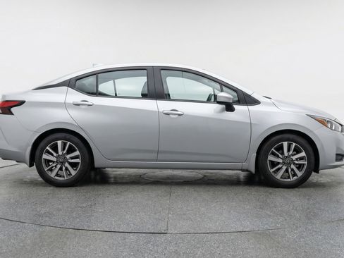 Used 2025 Nissan Versa SV FWD image 11