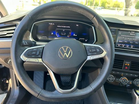 Certified 2024 Volkswagen Jetta SE w/ Panoramic Sunroof Package image 22