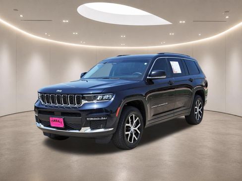 Used 2023 Jeep Grand Cherokee L Limited w/ Trailer Tow Group (B) RWD image 3