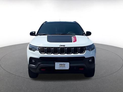 Used 2025 Jeep Compass Trailhawk AWD/4WD image 11