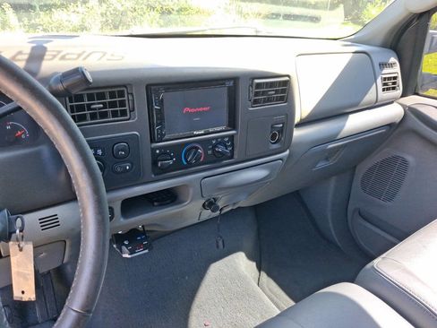 Used 2004 Ford F250 XL AWD/4WD image 12