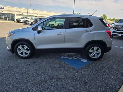Used 2020 Chevrolet Trax LS FWD image 24