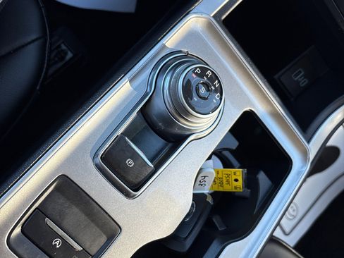 Used 2024 Ford Edge SEL image 17