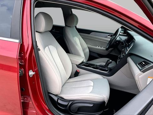 Used 2018 Hyundai Sonata SE FWD image 9