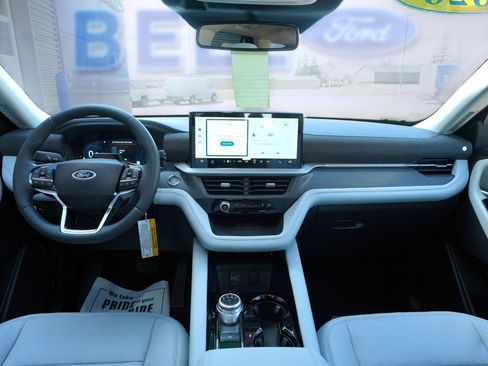 New 2026 Ford Explorer Platinum image 20