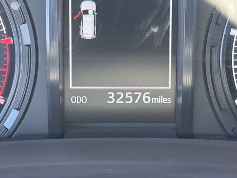 Used 2021 Toyota 4Runner SR5 Premium w/ Moonroof Package AWD/4WD image 11