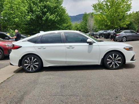 Used 2024 Honda Civic EX-L image 2