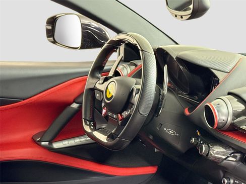 Used 2018 Ferrari 812 Superfast image 29