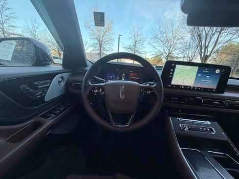 Certified 2025 Lincoln Aviator Reserve w/ Equipment Group 201A image 7