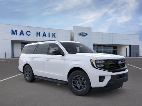 New 2026 Ford Expedition Active image 7