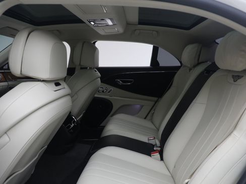 Certified 2024 Bentley Flying Spur Plug-In Hybrid image 23