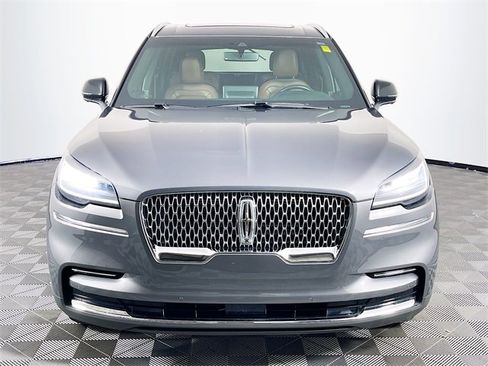 Used 2022 Lincoln Aviator Reserve w/ Elements Package Plus image 3