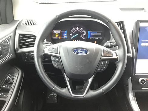 Used 2024 Ford Edge Titanium image 13