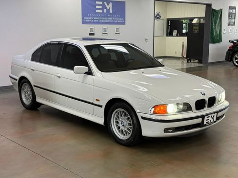 Used 2000 BMW 528i Sedan RWD image 2