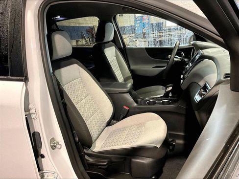 Used 2023 Chevrolet Equinox LS image 7