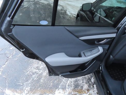 Used 2020 Subaru Outback Premium image 29