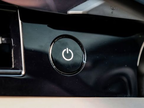 Used 2022 Porsche Taycan image 20