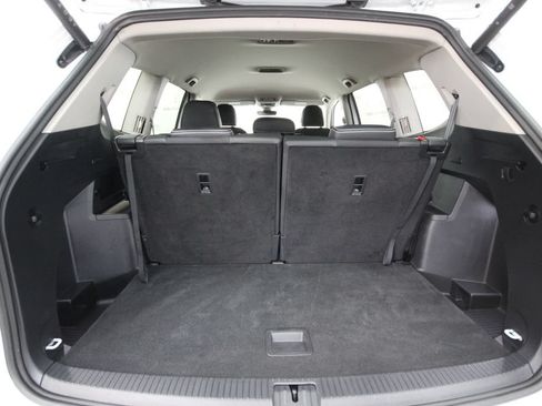 Used 2025 Volkswagen Atlas SE AWD/4WD image 6