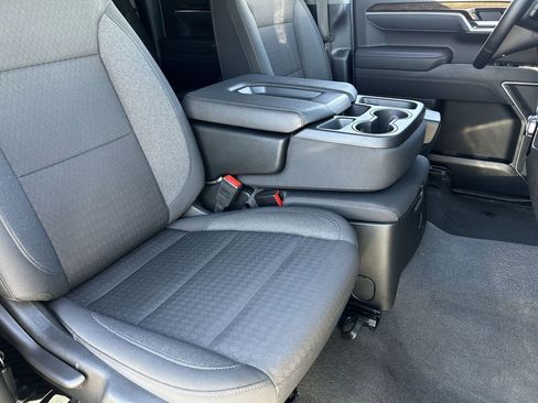 Used 2025 GMC Sierra 1500 SLE image 27