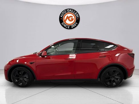 Used 2022 Tesla Model Y Long Range image 4