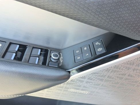 Used 2019 Land Rover Range Rover Velar R-Dynamic SE image 20