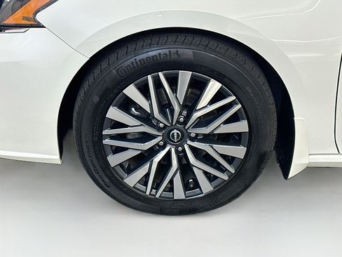 Used 2023 Nissan Altima 2.5 SV w/ SV Premium Package FWD image 35