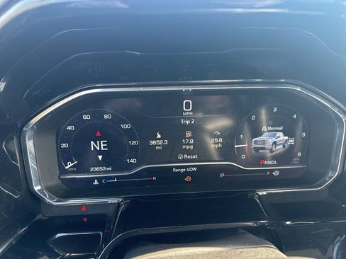 Used 2025 GMC Sierra 1500 SLT image 13