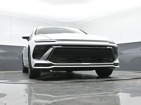 New 2026 Hyundai Sonata SEL FWD image 16