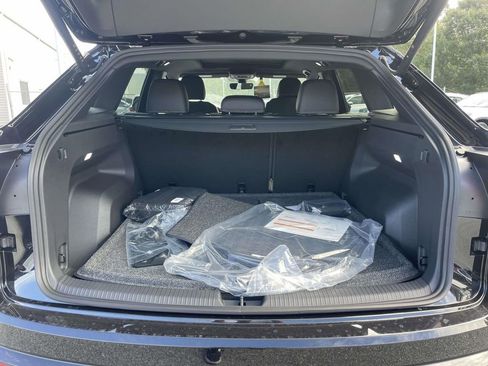 New 2026 Volkswagen Atlas Cross Sport SEL R-Line AWD/4WD image 13