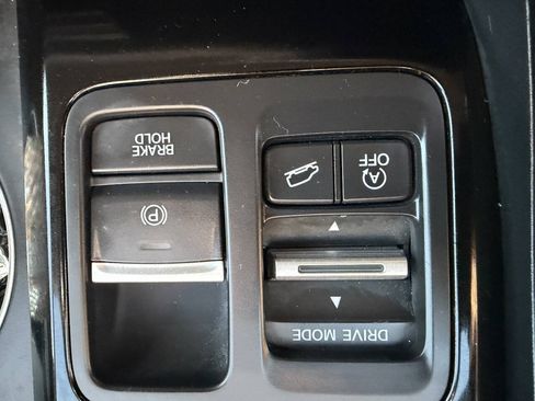 Used 2025 Honda Pilot EX-L image 12