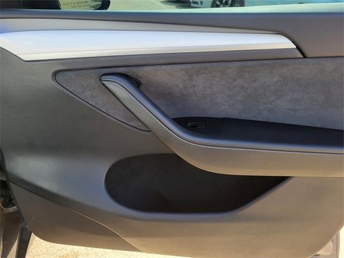 Used 2023 Tesla Model Y Long Range image 6