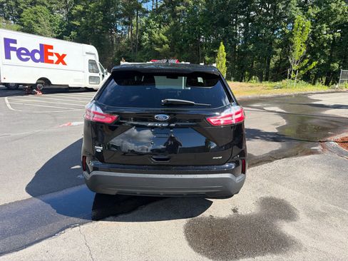 Used 2024 Ford Edge SE w/ Cargo Accessory Package AWD/4WD image 6