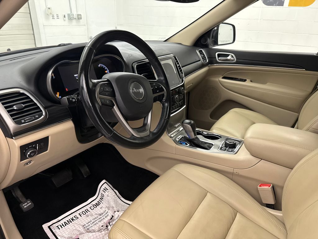 Used 2020 Jeep Grand Cherokee Limited AWD/4WD image 9