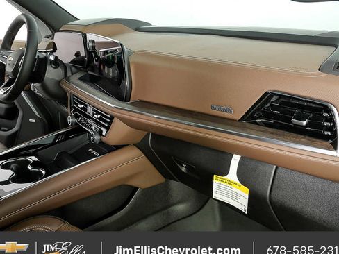 New 2026 Chevrolet Tahoe High Country w/ Sun And Tow Package AWD/4WD image 25