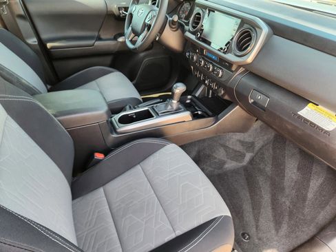 Used 2023 Toyota Tacoma TRD Off-Road w/ Technology Package image 17